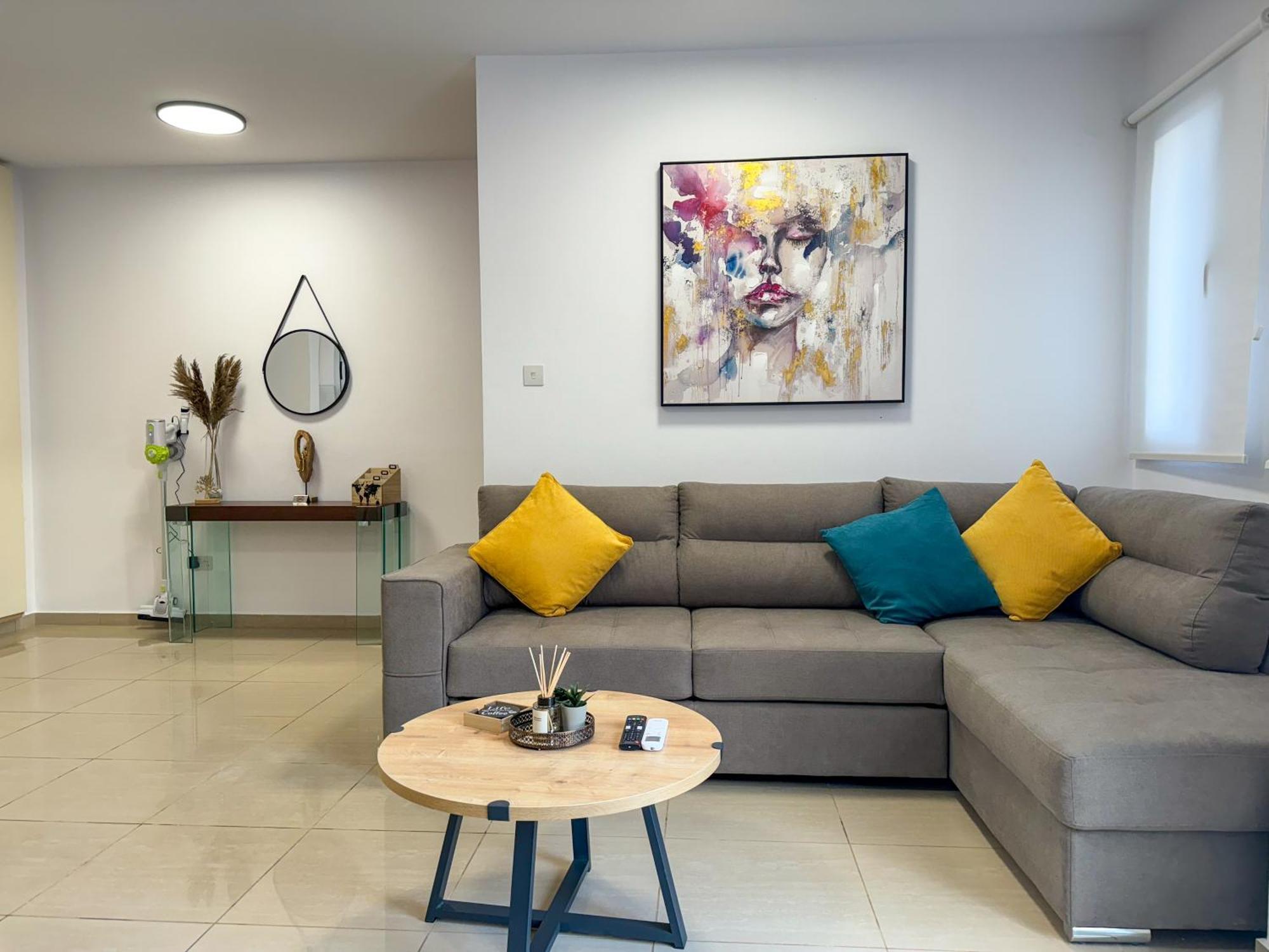 Modern 2Br Apartment With Pool, Veranda & Garden In Paphos Ngoại thất bức ảnh
